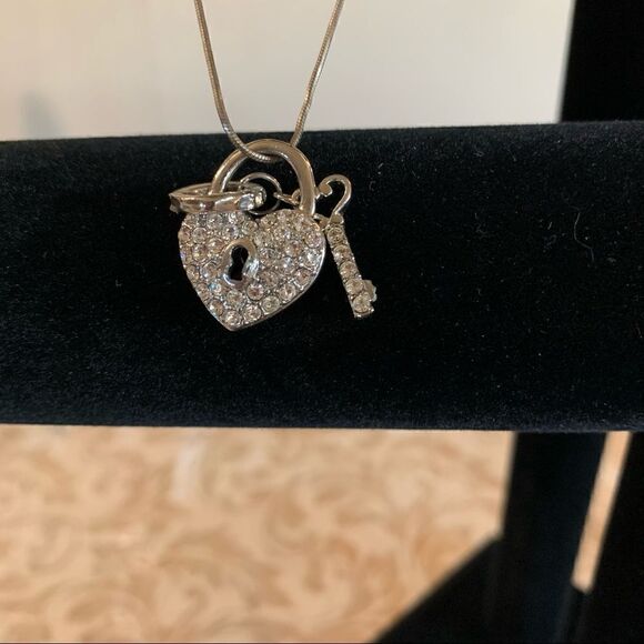 Heart Necklace with Key Crystal Rhinestones 16” - Picture 1 of 4